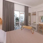 L'olive Homes 3*