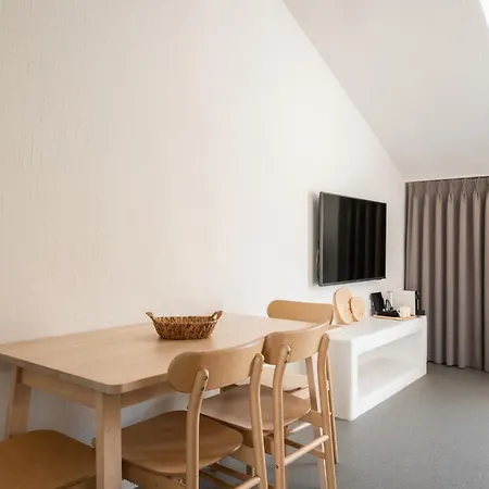 L'olive Homes 3*