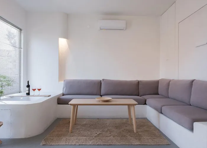 L'olive Homes 3*