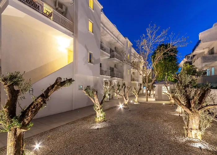 L'olive Homes 3*